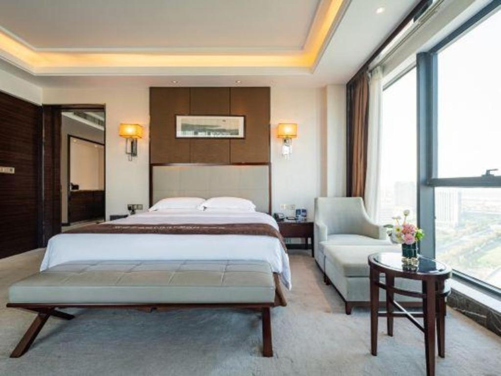 ווהאן Eurasia Convention International Hotel מראה חיצוני תמונה