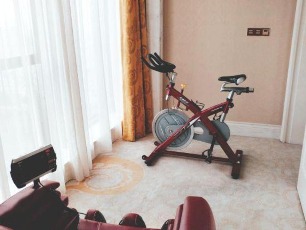 ווהאן Eurasia Convention International Hotel מראה חיצוני תמונה