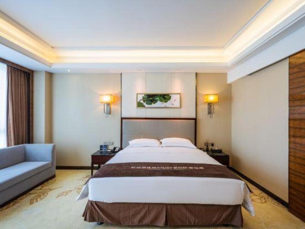 ווהאן Eurasia Convention International Hotel מראה חיצוני תמונה