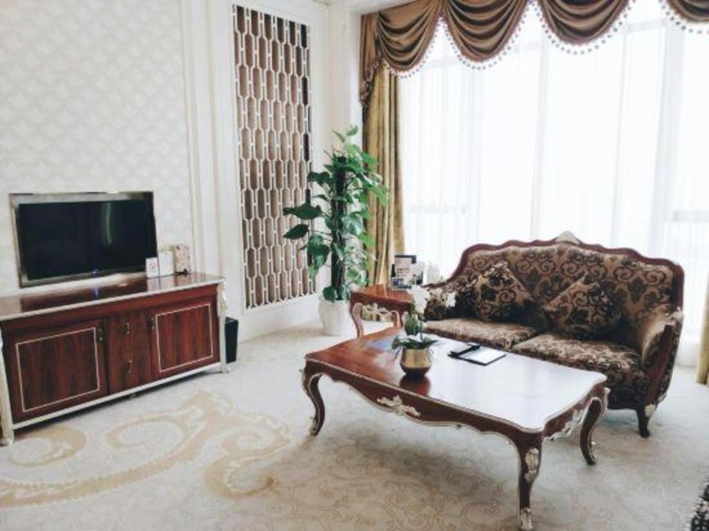ווהאן Eurasia Convention International Hotel מראה חיצוני תמונה