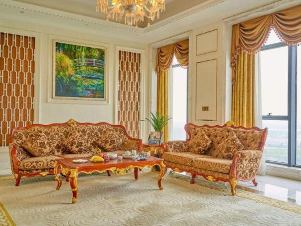 ווהאן Eurasia Convention International Hotel מראה חיצוני תמונה