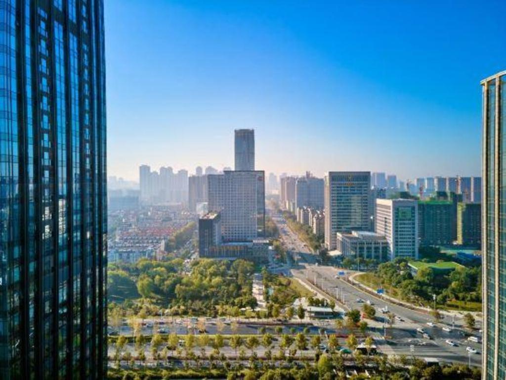 ווהאן Eurasia Convention International Hotel מראה חיצוני תמונה