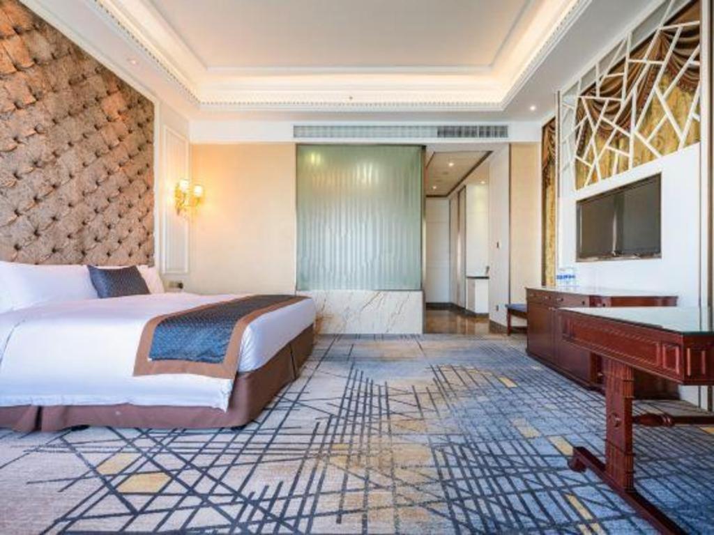 ווהאן Eurasia Convention International Hotel מראה חיצוני תמונה